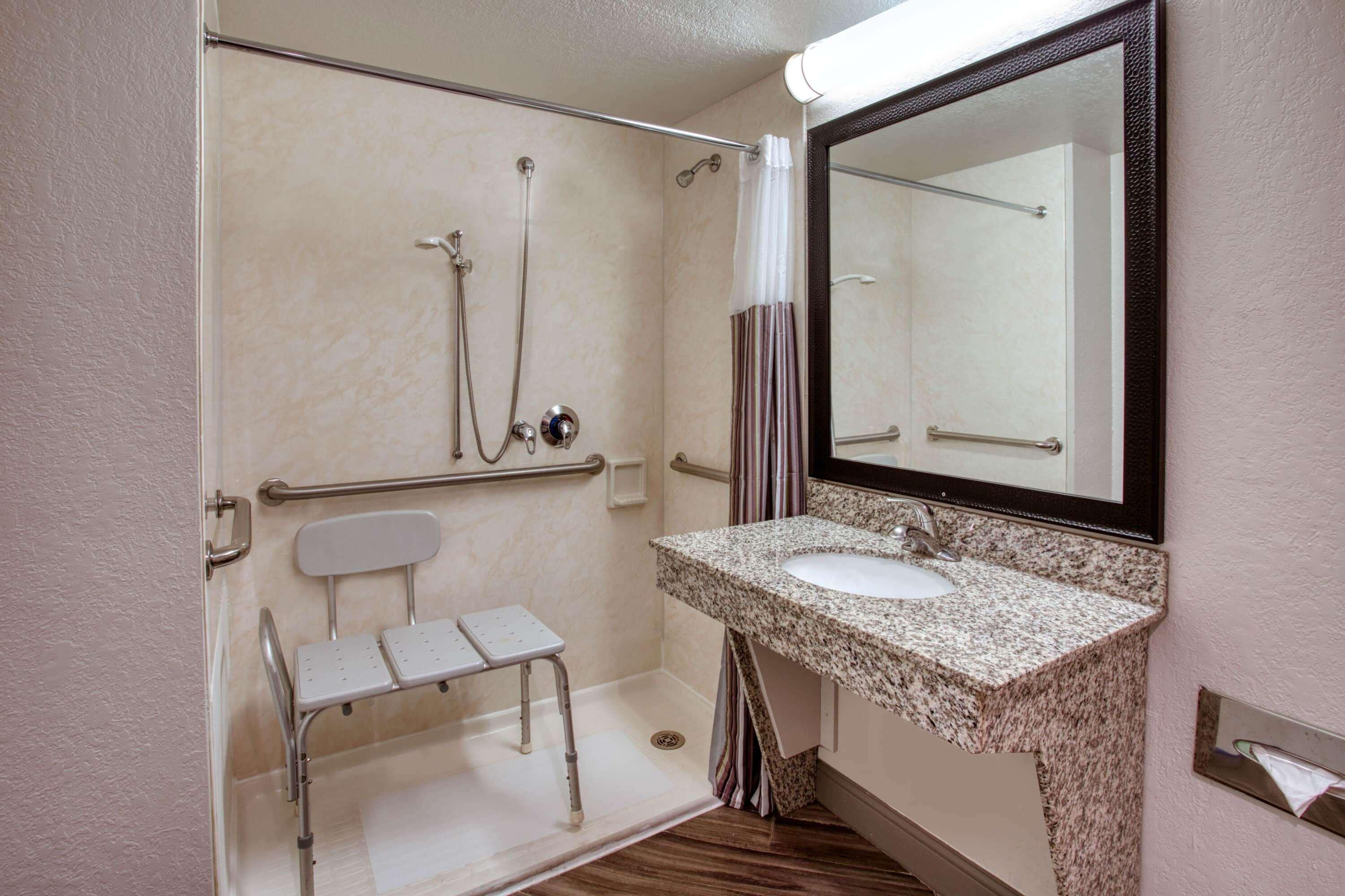 La Quinta By Wyndham Minneapolis W - Free Airport Shuttle 3*