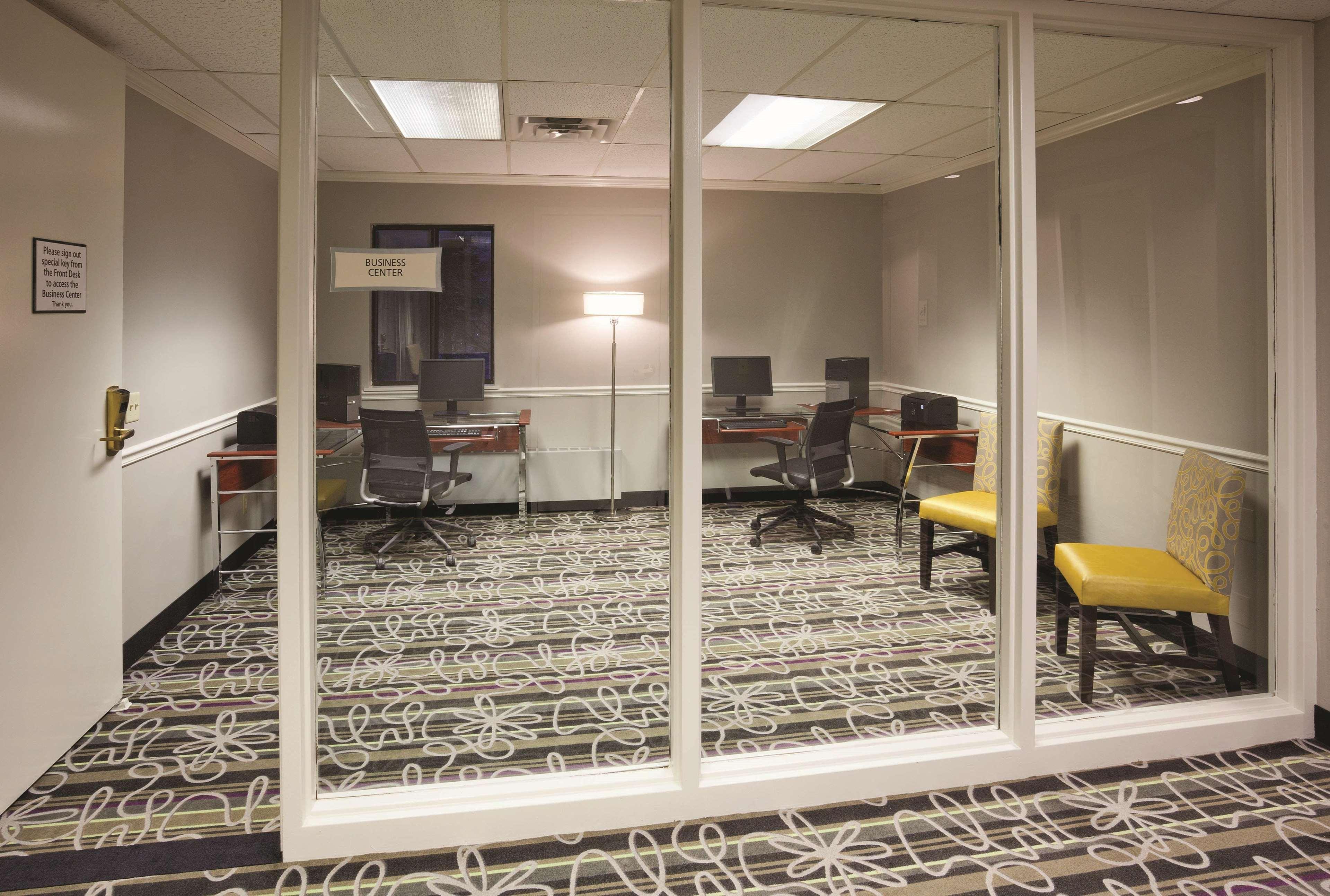 La Quinta By Wyndham Minneapolis W - Free Airport Shuttle 3*